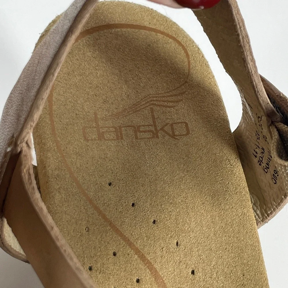 Dansko Sissy Tan Leather Strappy Clog Sandals Wood Heel Studded Women 36 5.5-6 - Picture 11 of 16